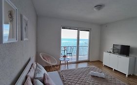 Apartment Polkaposki Trpejca